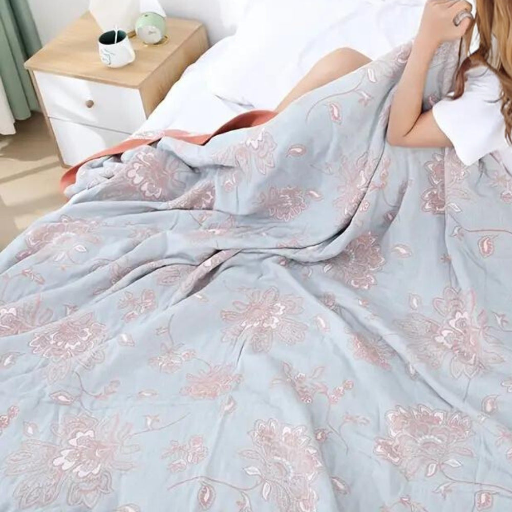 Blossom Dream: Cotton Cuddly Blanket with Floral Pattern – Lightweight Summer Blanket for Sofa & Bed