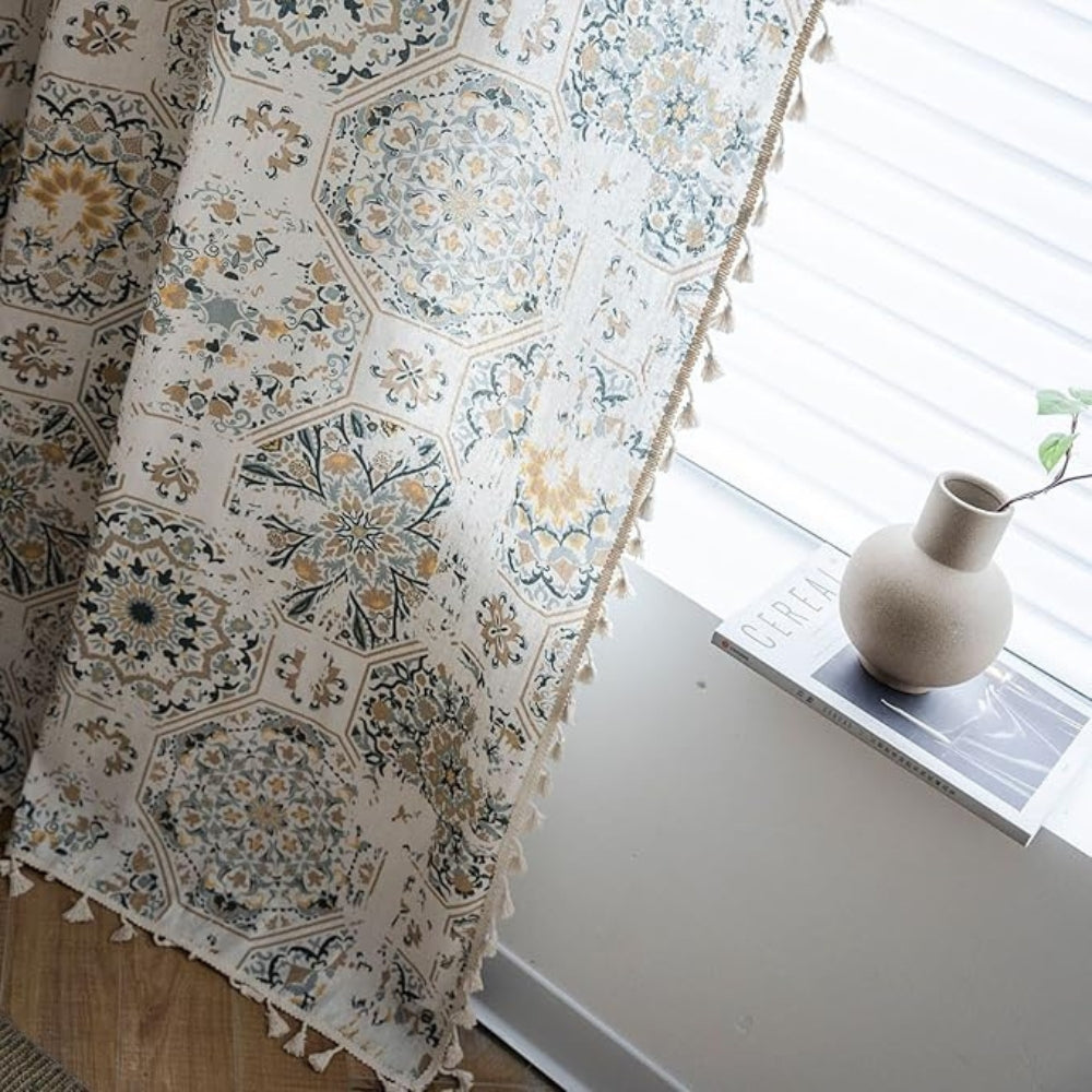 Boho Bliss: Curtain with Floral Structure & Tassels – Cozy & Stylish for Living and Dining Areas