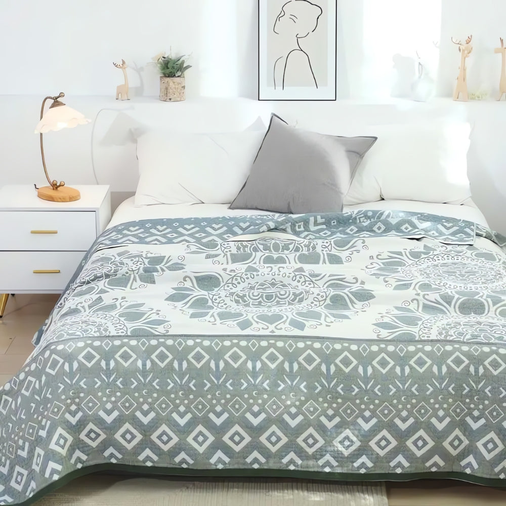 CalidaBloom: Cotton blankets in a stylish floral design with breathable muslin quality & cuddly lightness – for sofa & bed