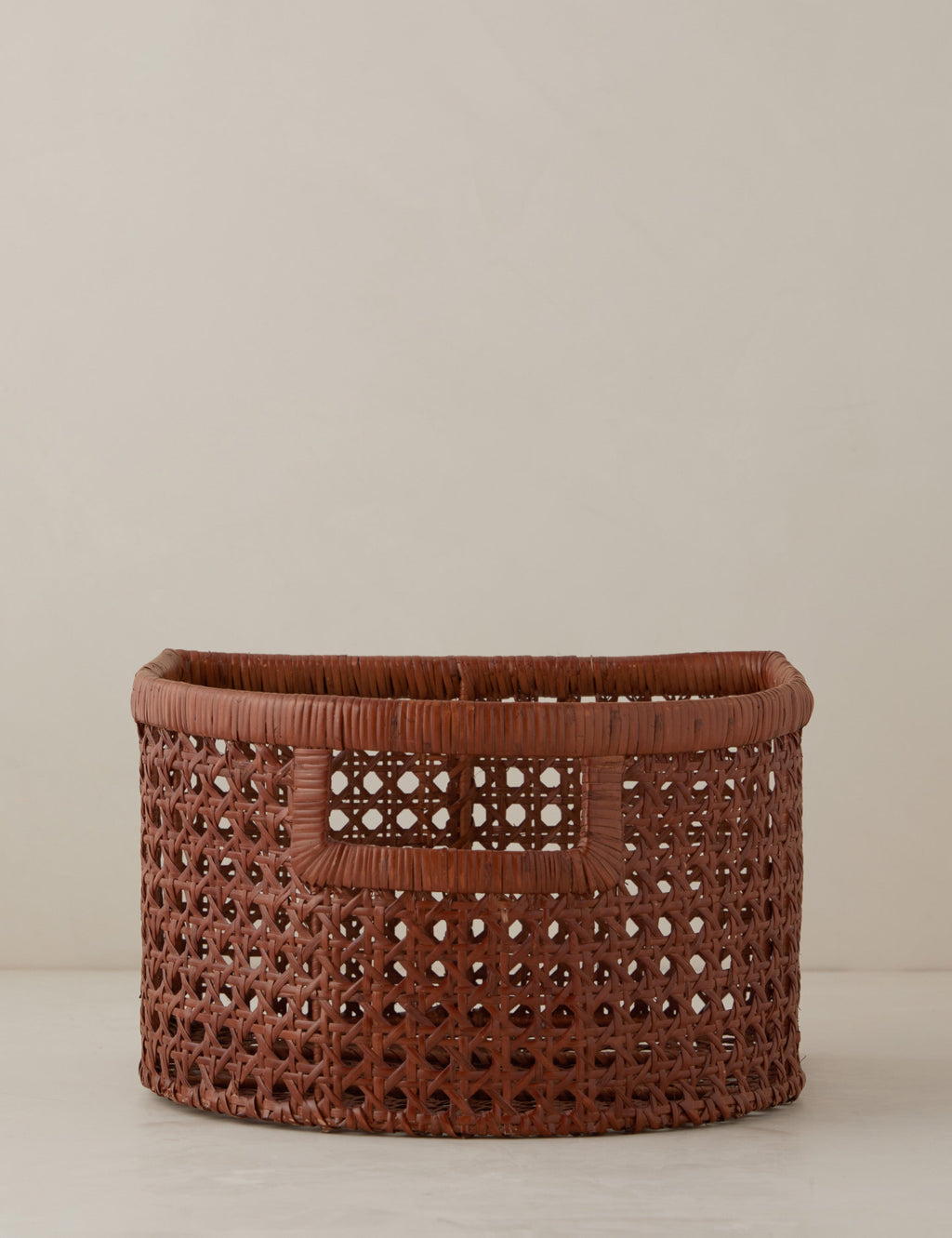 Bela Cane Basket | Flat-Back Design, Front-Facing Handle