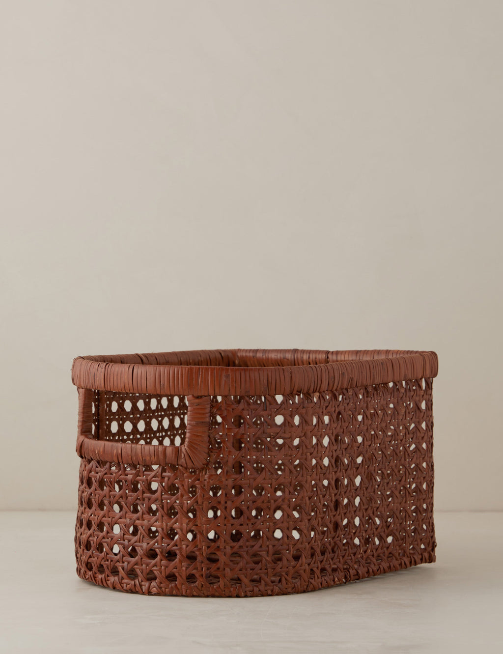 Bela Cane Basket | Flat-Back Design, Front-Facing Handle