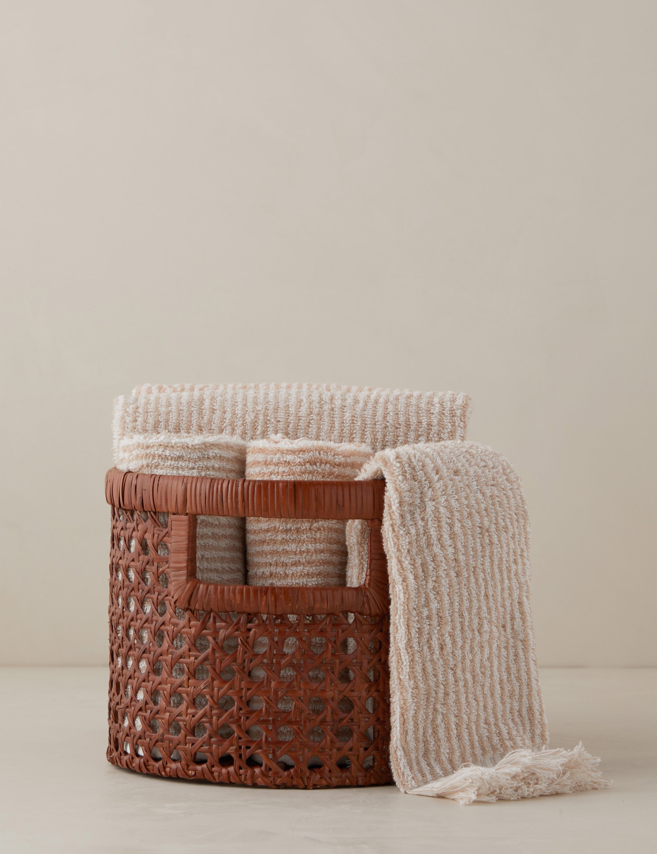 Bela Cane Basket | Flat-Back Design, Front-Facing Handle