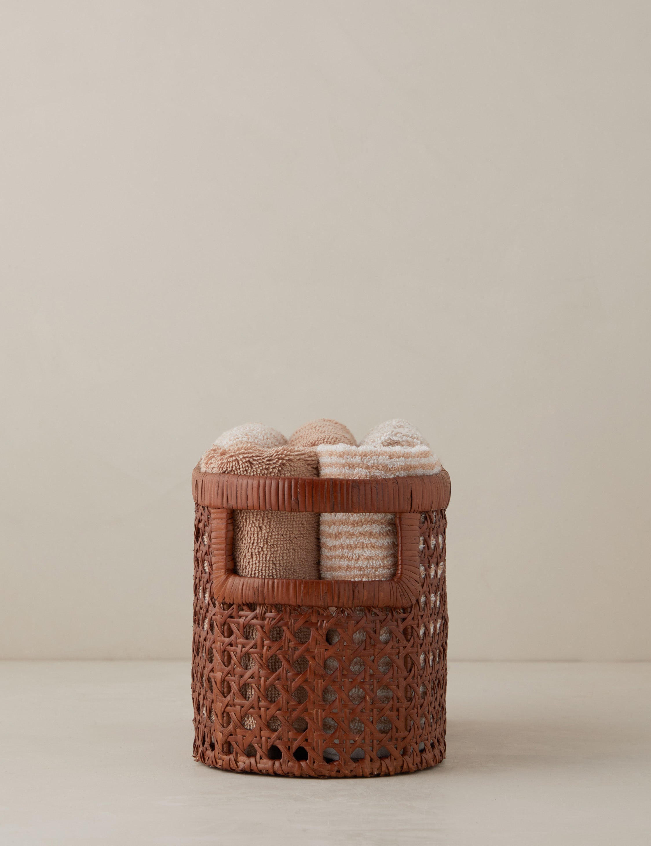 Bela Cane Basket | Flat-Back Design, Front-Facing Handle