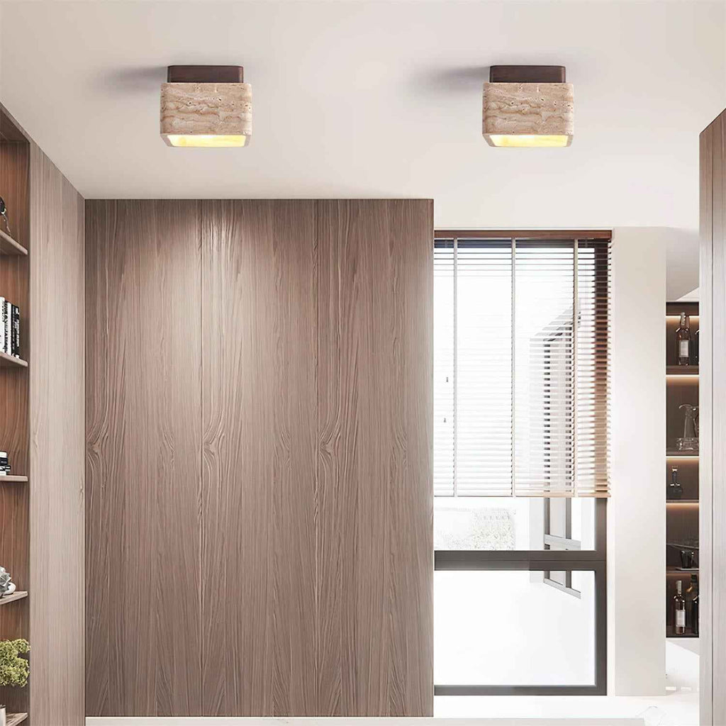 Karo Plafond- of Wandlamp | Travertin & Houten Basis, Compact Design