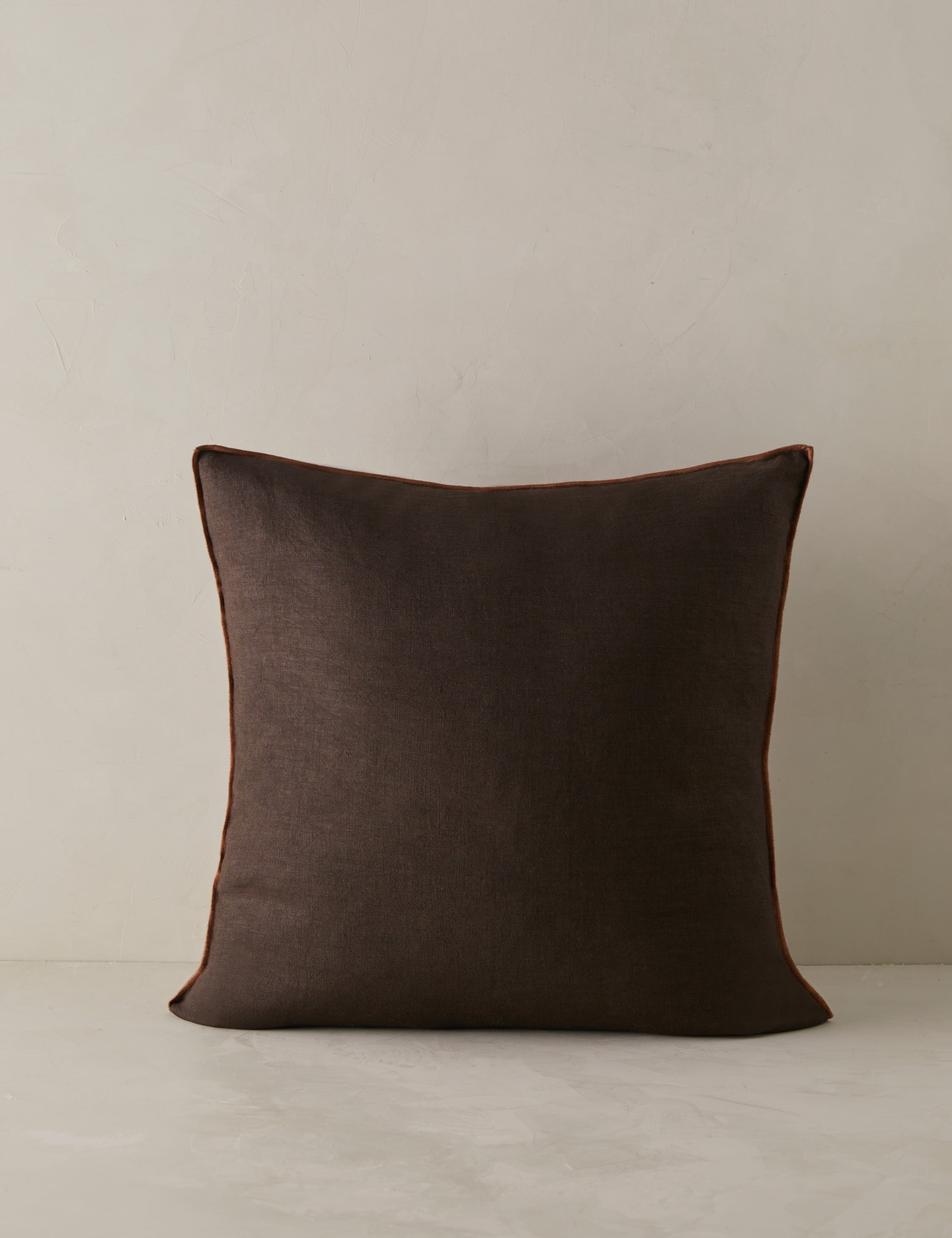 Carys Linen Pillow | Contrast Piping, Two-Tone Design