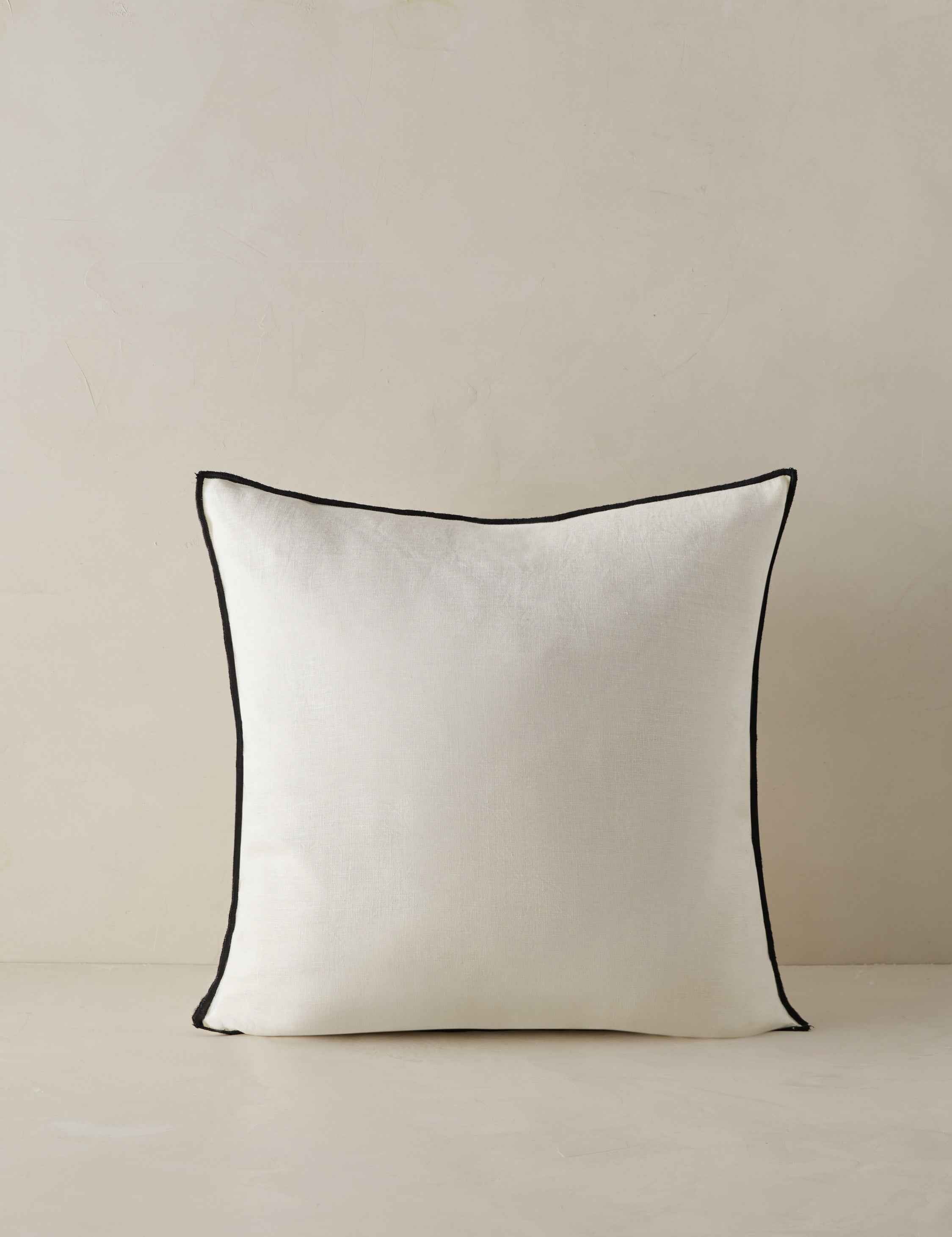 Carys Linen Pillow | Contrast Piping, Two-Tone Design