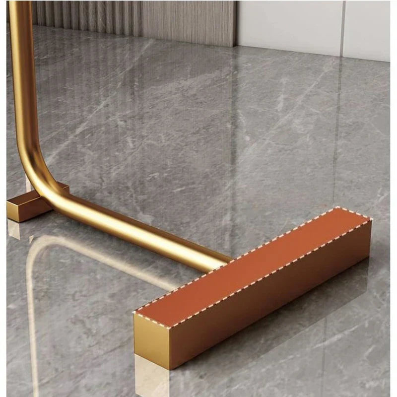 CaviraSchlau: C-shaped side table with compact size & flexible use – for sofa & bed