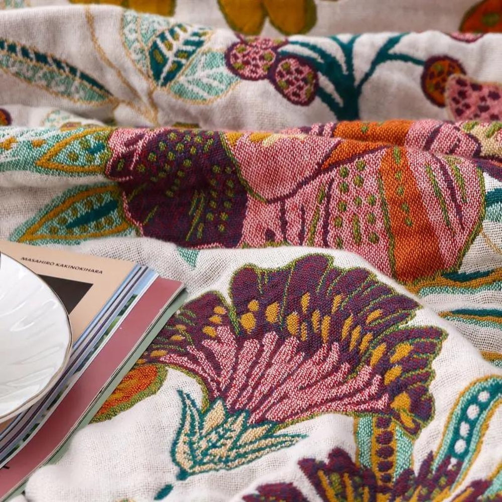 CharmBloom: Floral Cotton Blanket with Decorative Pattern & Easy-Care Material – for Bed & Living Area