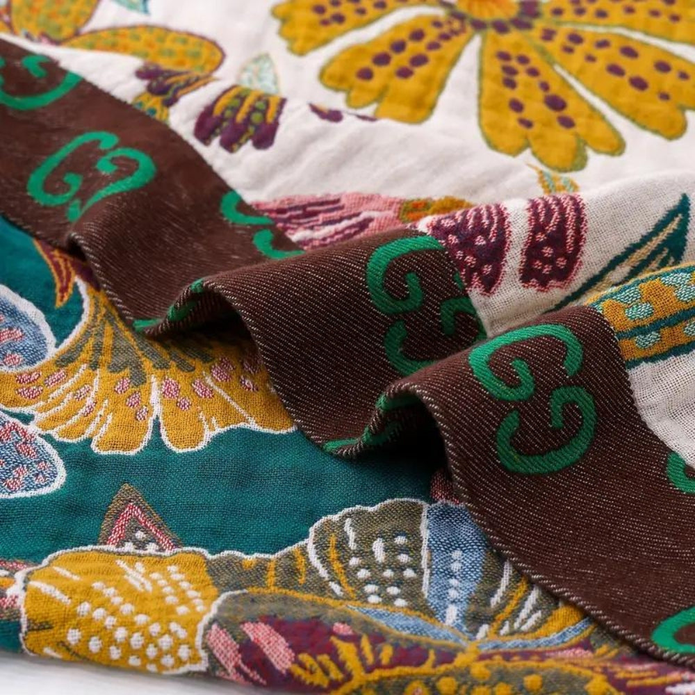 CharmBloom: Floral Cotton Blanket with Decorative Pattern & Easy-Care Material – for Bed & Living Area