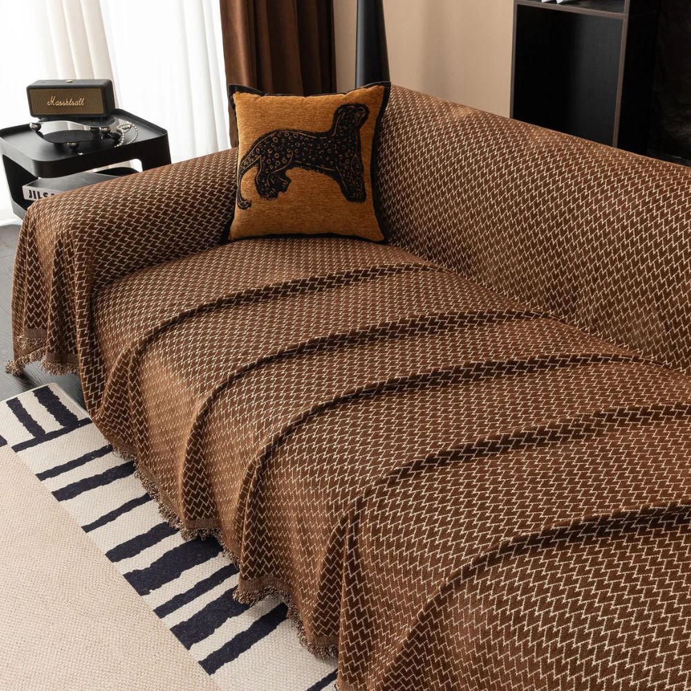 ChenilleHeart: Sofa Cover with Zigzag Weave Pattern & Elegant Fringe Decoration – for Sofa & Armchair
