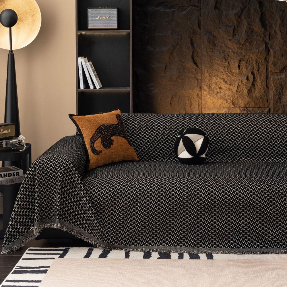 ChenilleHeart: Sofa Cover with Zigzag Weave Pattern & Elegant Fringe Decoration – for Sofa & Armchair
