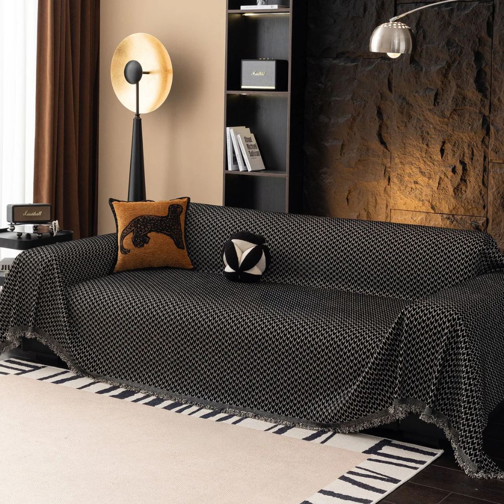 ChenilleHeart: Sofa Cover with Zigzag Weave Pattern & Elegant Fringe Decoration – for Sofa & Armchair