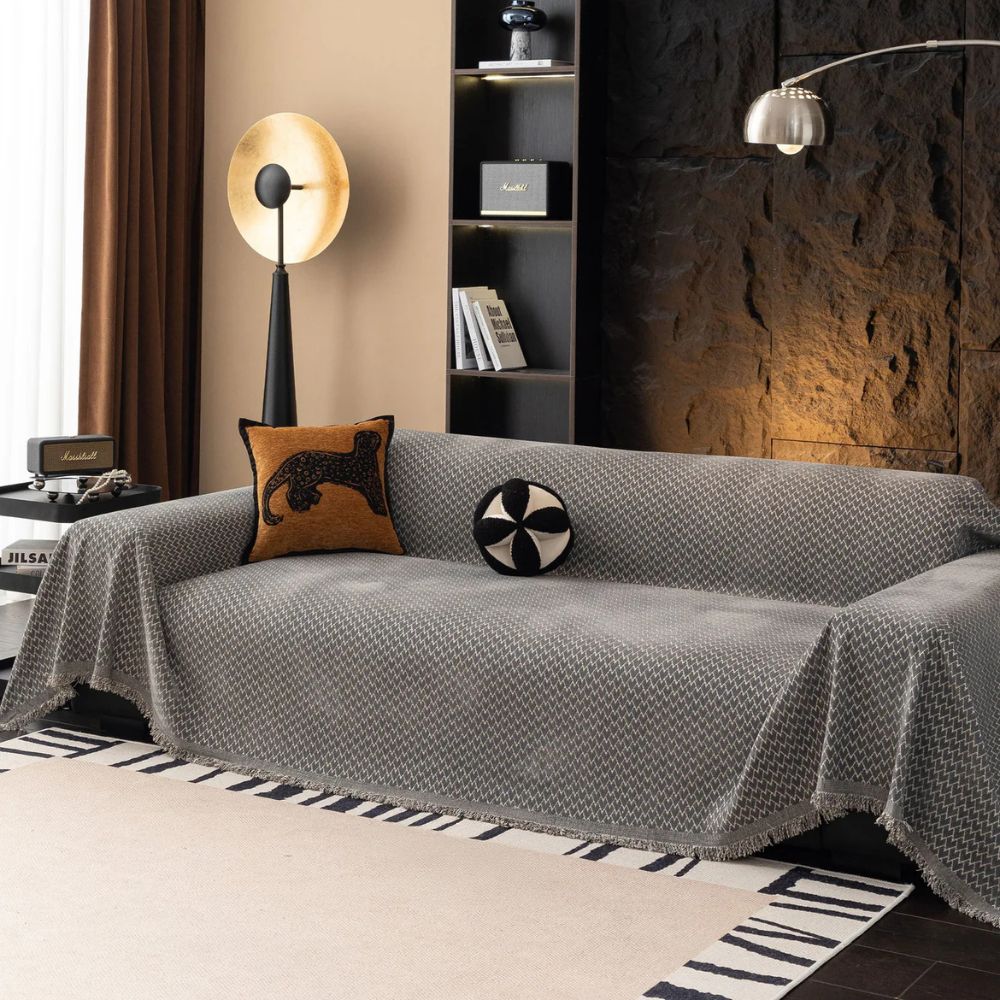 ChenilleHeart: Sofa Cover with Zigzag Weave Pattern & Elegant Fringe Decoration – for Sofa & Armchair