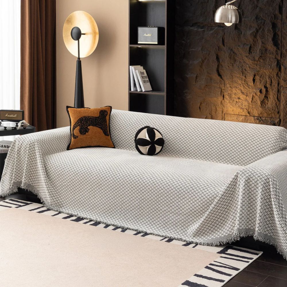 ChenilleHeart: Sofa Cover with Zigzag Weave Pattern & Elegant Fringe Decoration – for Sofa & Armchair