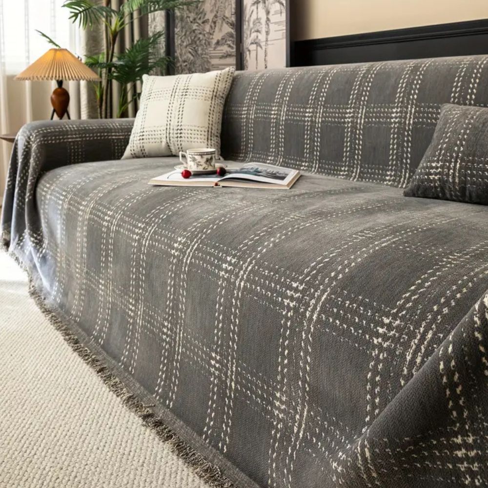ChesterFeld: Checkered Sofa Throw in Chenille with Tassels – for Living Room & Couch