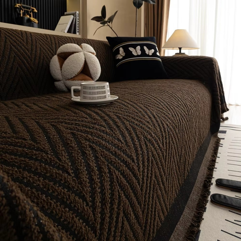 ChevronHaus: Sofa Throw in Herringbone Design with Decorative Tassels – for Living Room & Couch