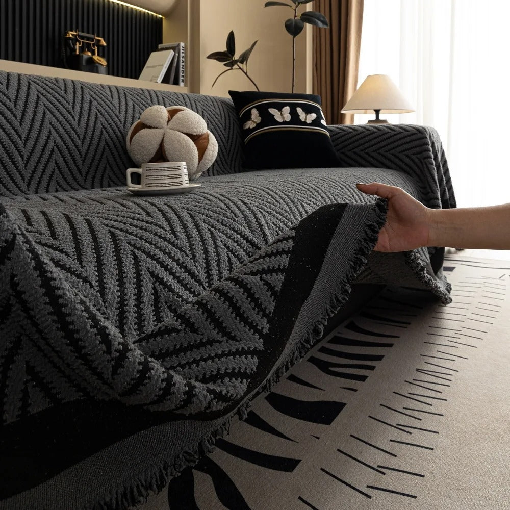 ChevronHaus: Sofa Throw in Herringbone Design with Decorative Tassels – for Living Room & Couch