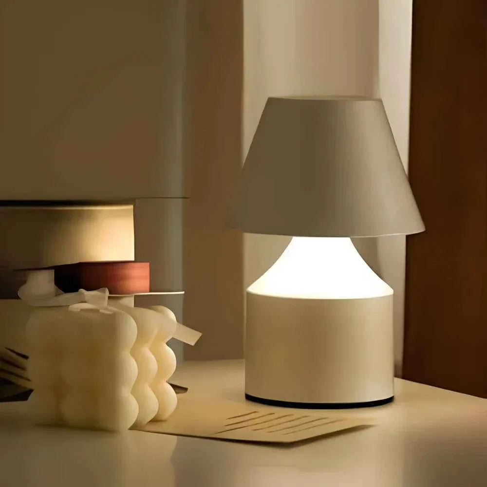 Oblo™ Table Lamp
