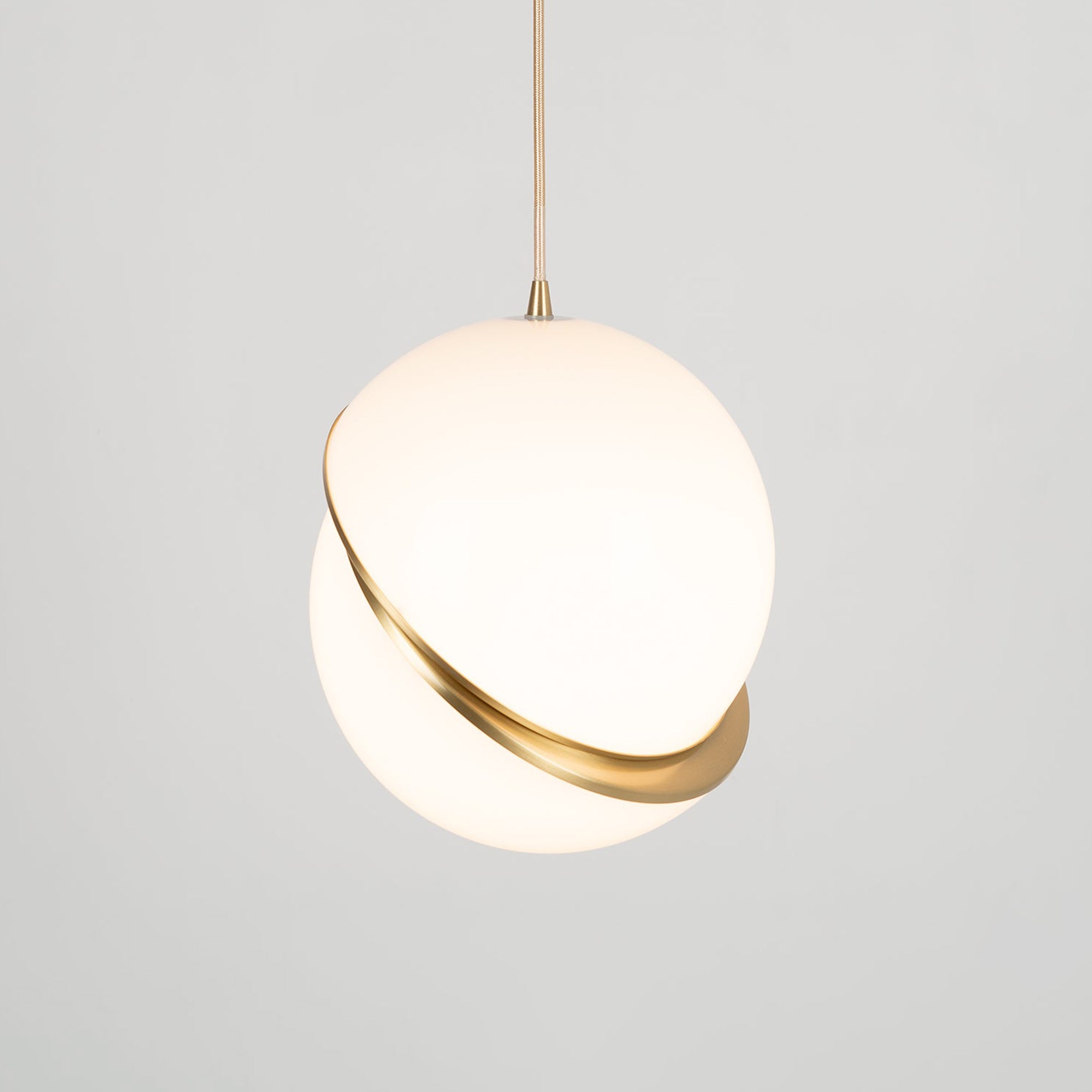 Lira Hanglamp | Acryl met Messing Accenten, Verstelbare Kabel