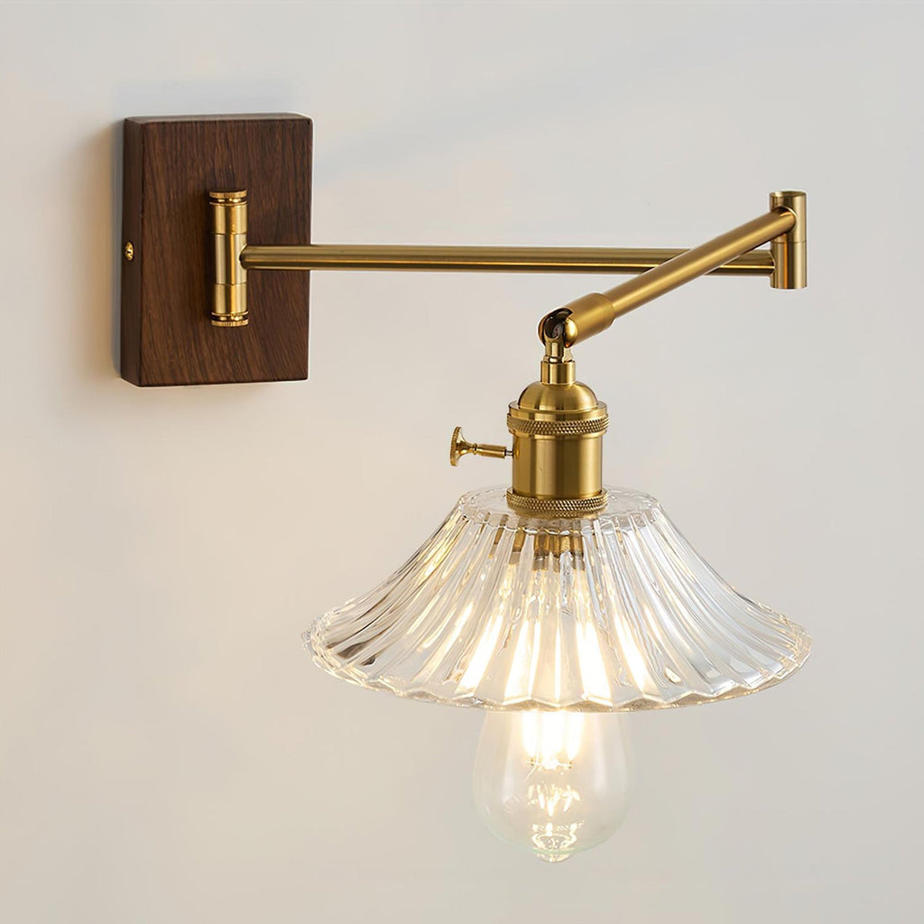 Celevon – Crescent Wall Lamp