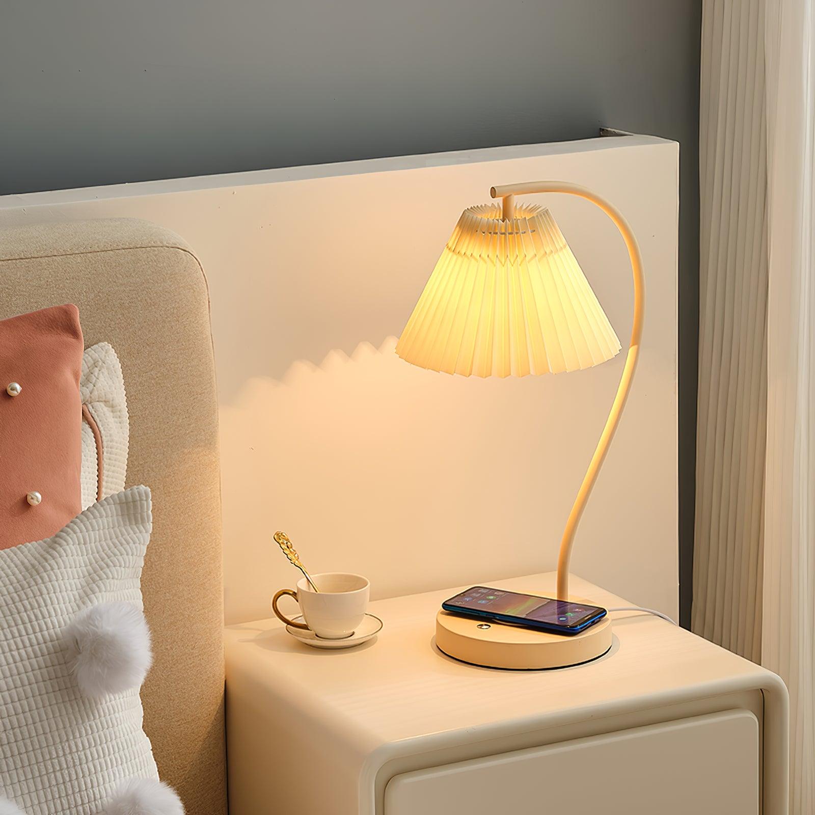 Vaelora – Pleated Table Lamp with Timeless Grace