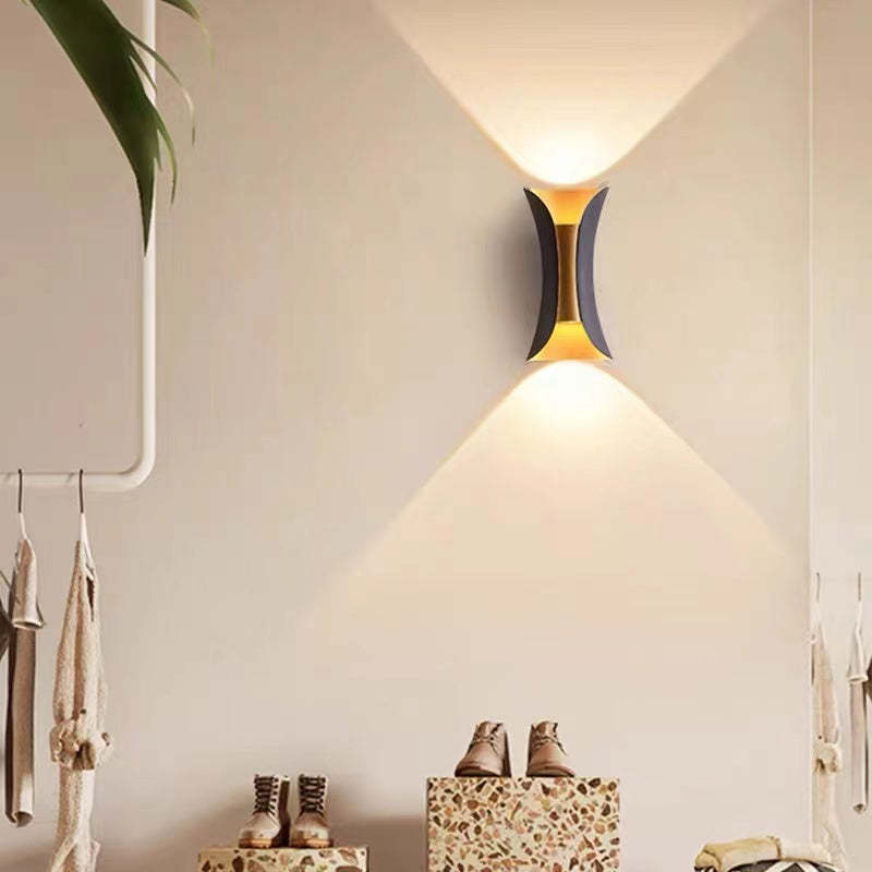 Curvion: Curved LED Outdoor Wall Light – Weatherproof Wall Lamp for Garden & Terrace