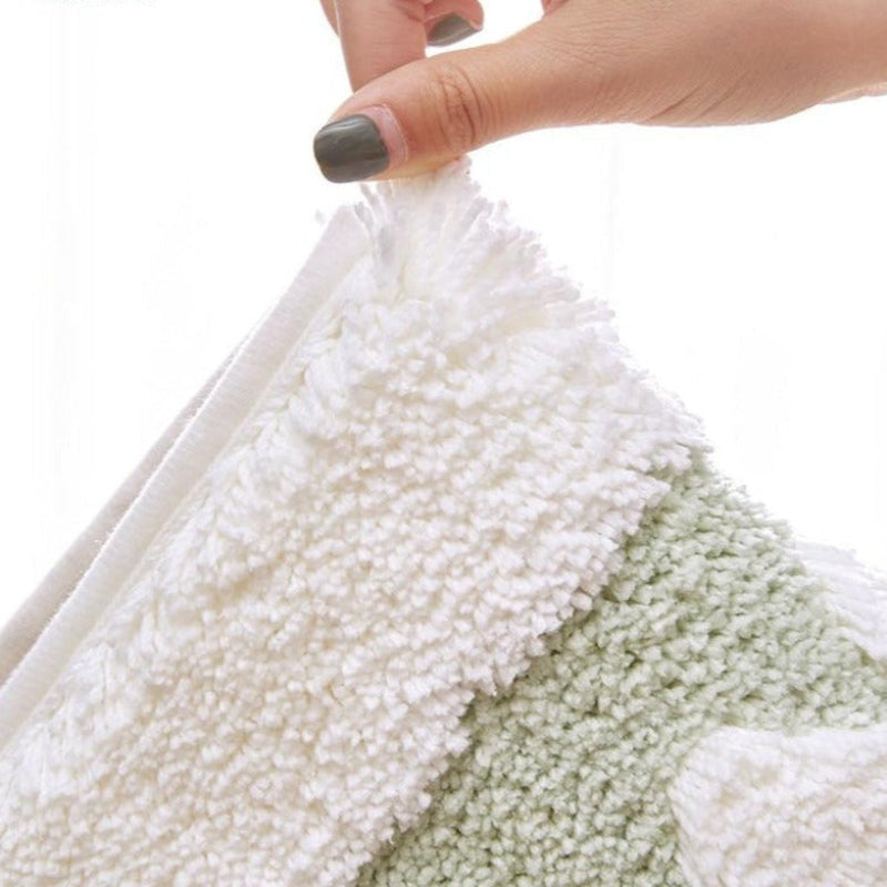 Daisy Bath Mat with Anti-Slip Bottom – Soft Quick Drying Water Absorbent Bathroom Mat
