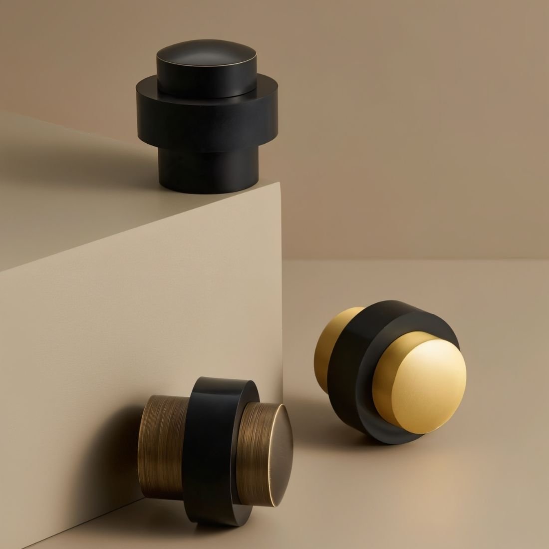 DecoFinio: Design Door Stopper Floor Rubber Silent with Brass Look – for Living Room & Hallway
