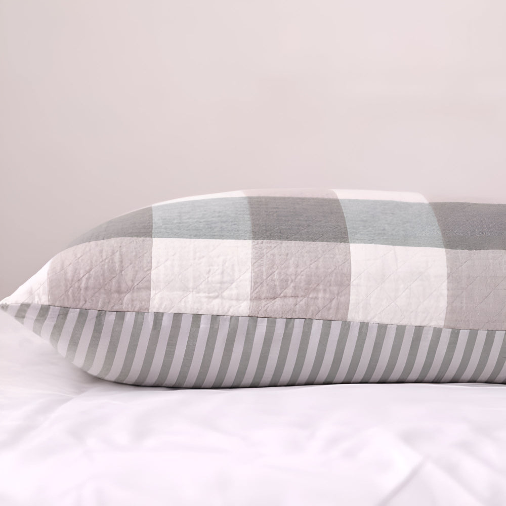DekoKaro: Checkered & Striped Pillowcase – Durable & Easy Care for Guest Room & Living Room (1 Piece)