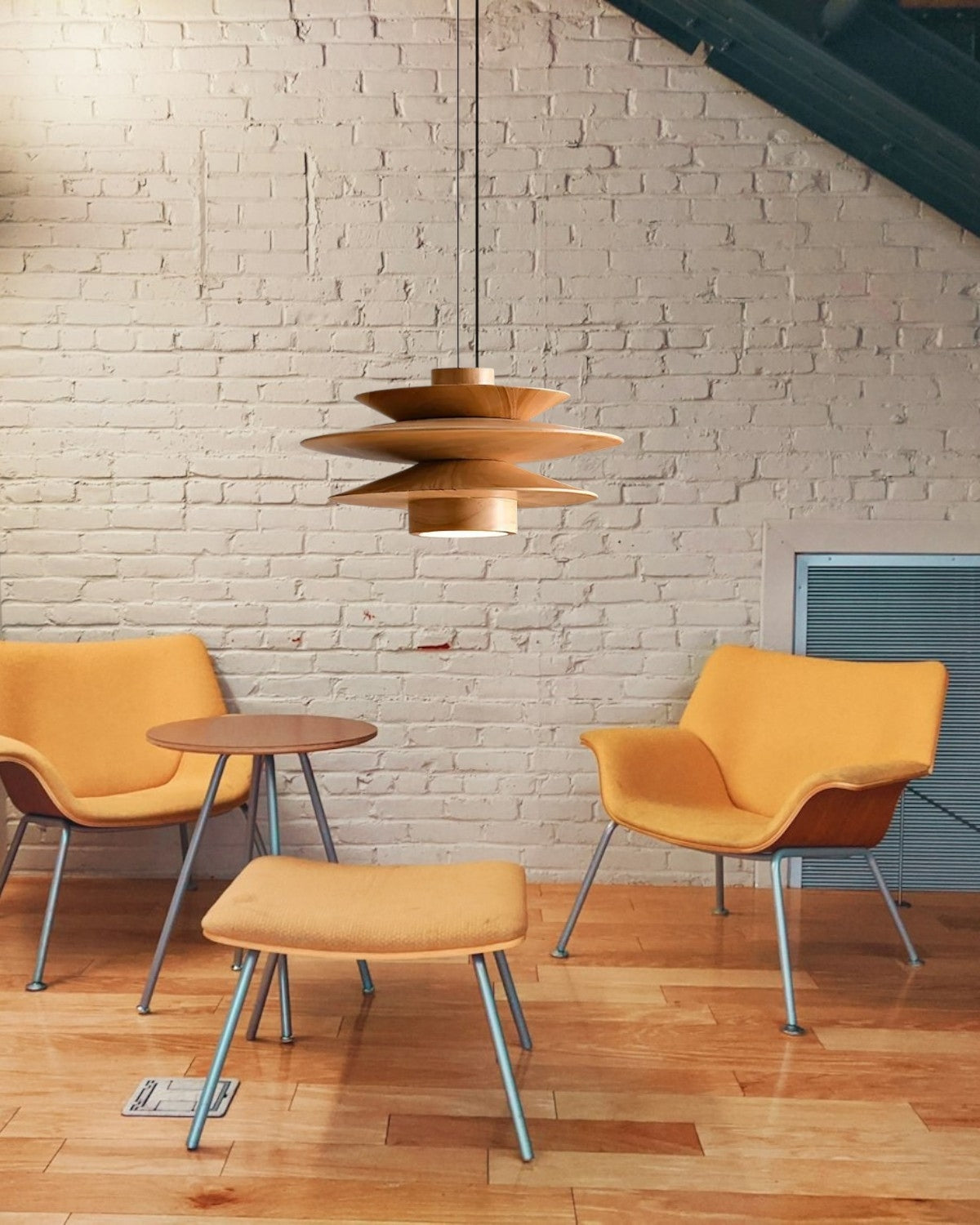 DesignWirbel: Pendant Light Wood – elegant tiered shape with warm light, decorative for lounge & bedroom