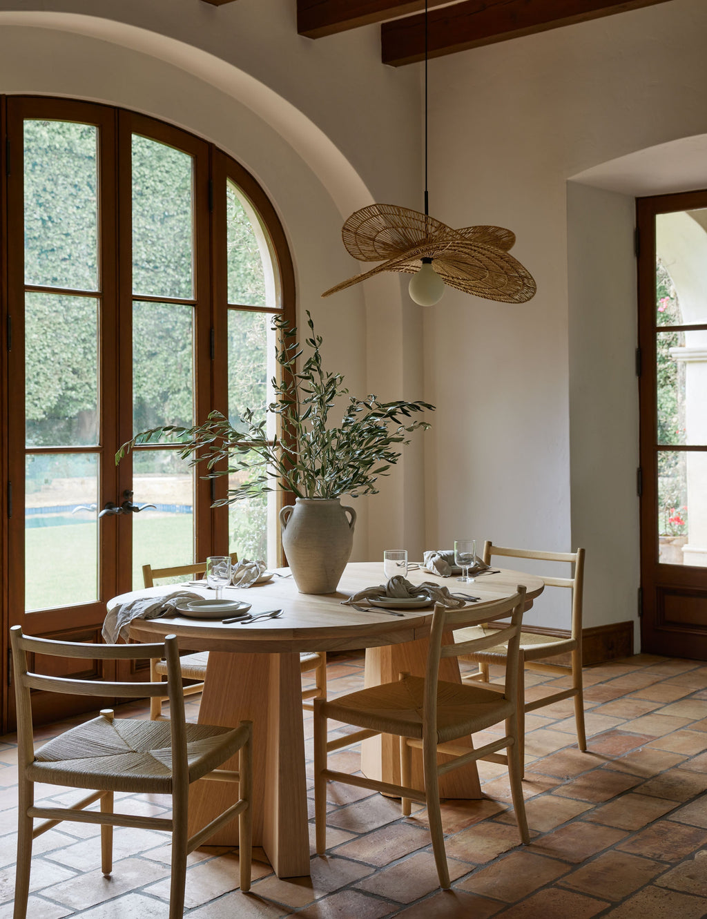 Nexa Extendable Dining Table | Oak, Modern Oval Design