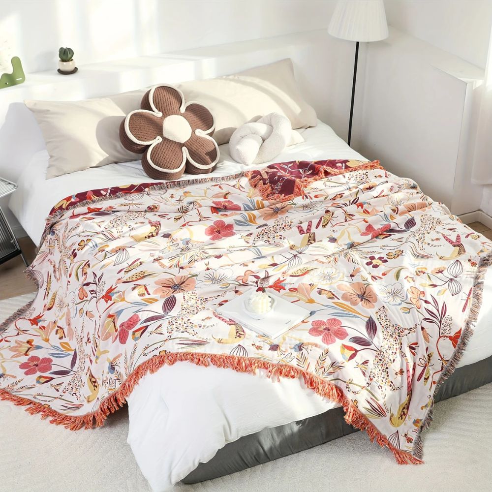Jungle Bloom: Reversible Cotton Blanket with Tropical Floral Pattern & Light Texture – for Sofa & Bedroom