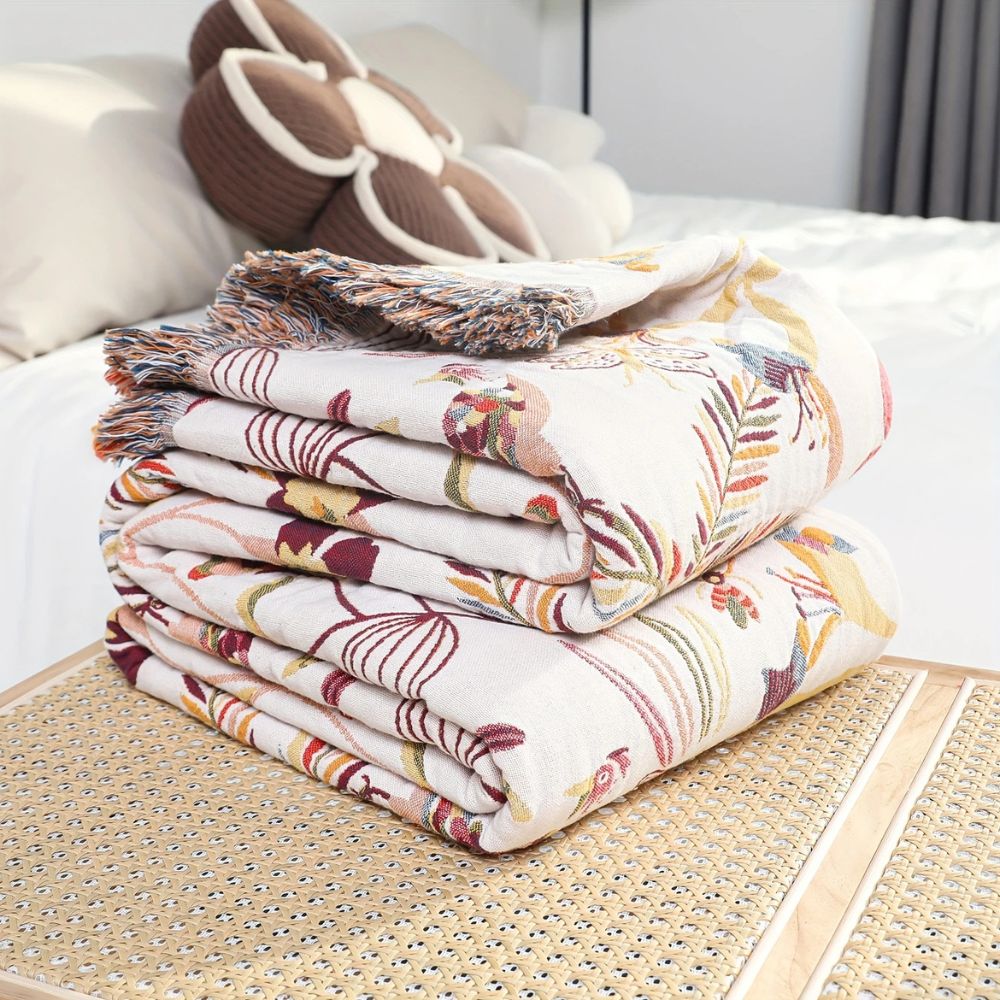Jungle Bloom: Reversible Cotton Blanket with Tropical Floral Pattern & Light Texture – for Sofa & Bedroom