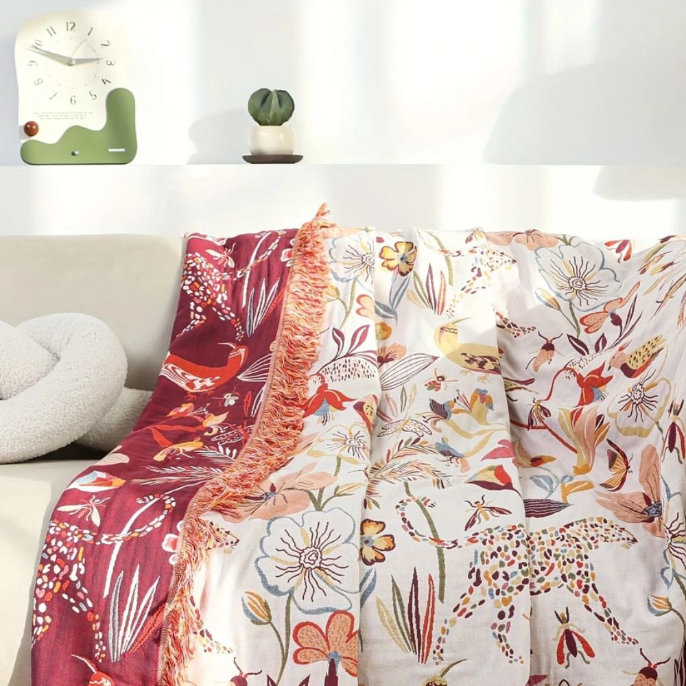 Jungle Bloom: Reversible Cotton Blanket with Tropical Floral Pattern & Light Texture – for Sofa & Bedroom
