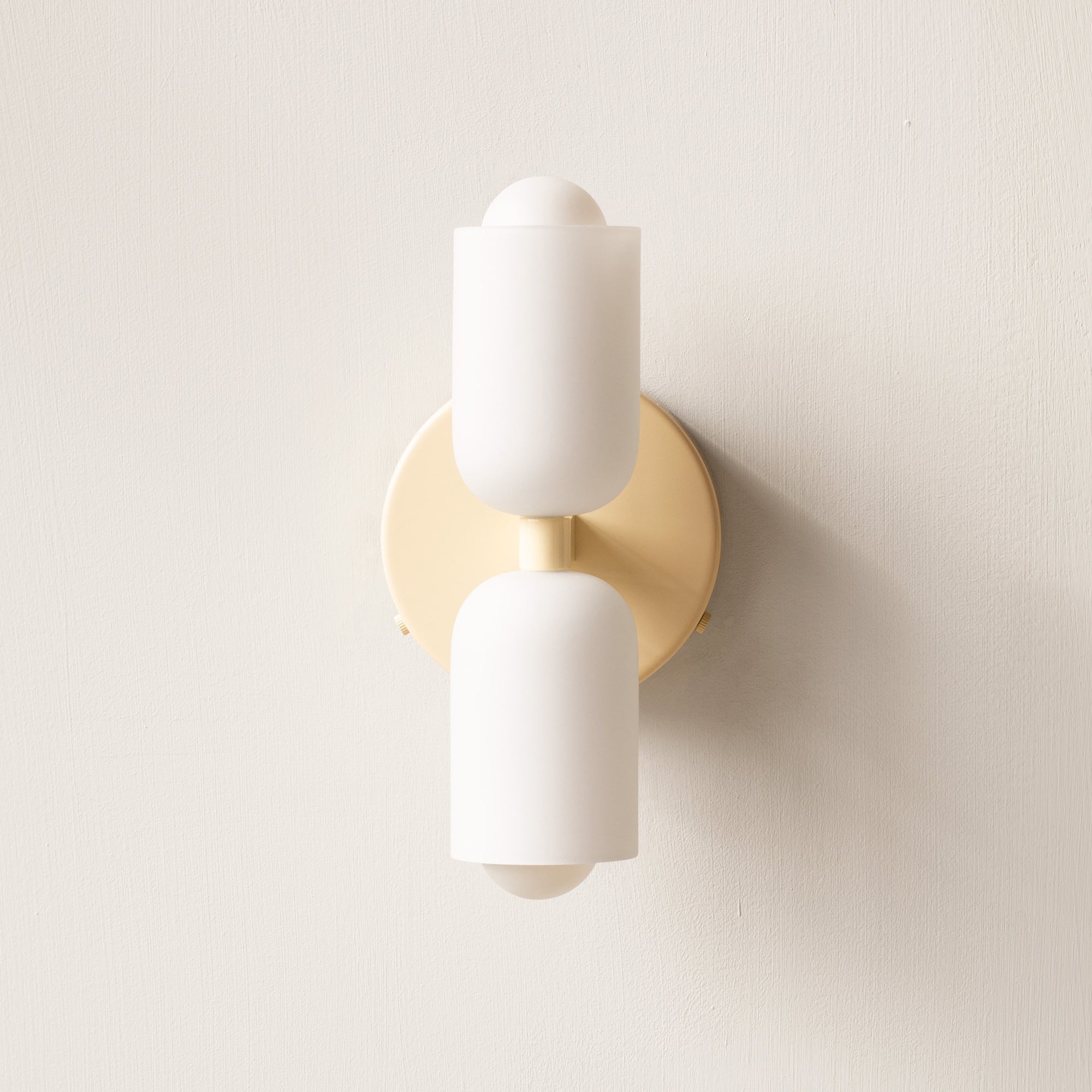 DuoLux: Modern LED Wall Light 2-Bulb – Stylish & Decorative for Living Room & Dining Room