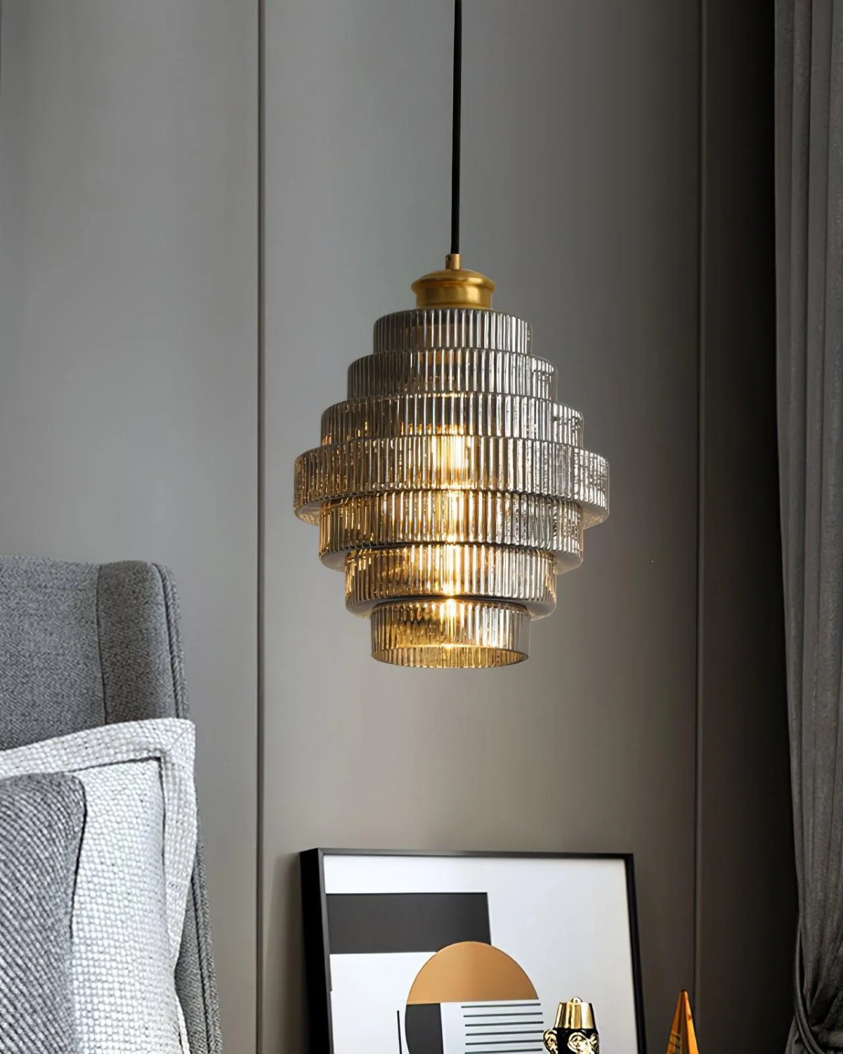 ÉclatAmbiente: Pendant Light Design – Gold-Plated Glass Lamp with Floating Shape, Luxurious for Living Room & Dining Room