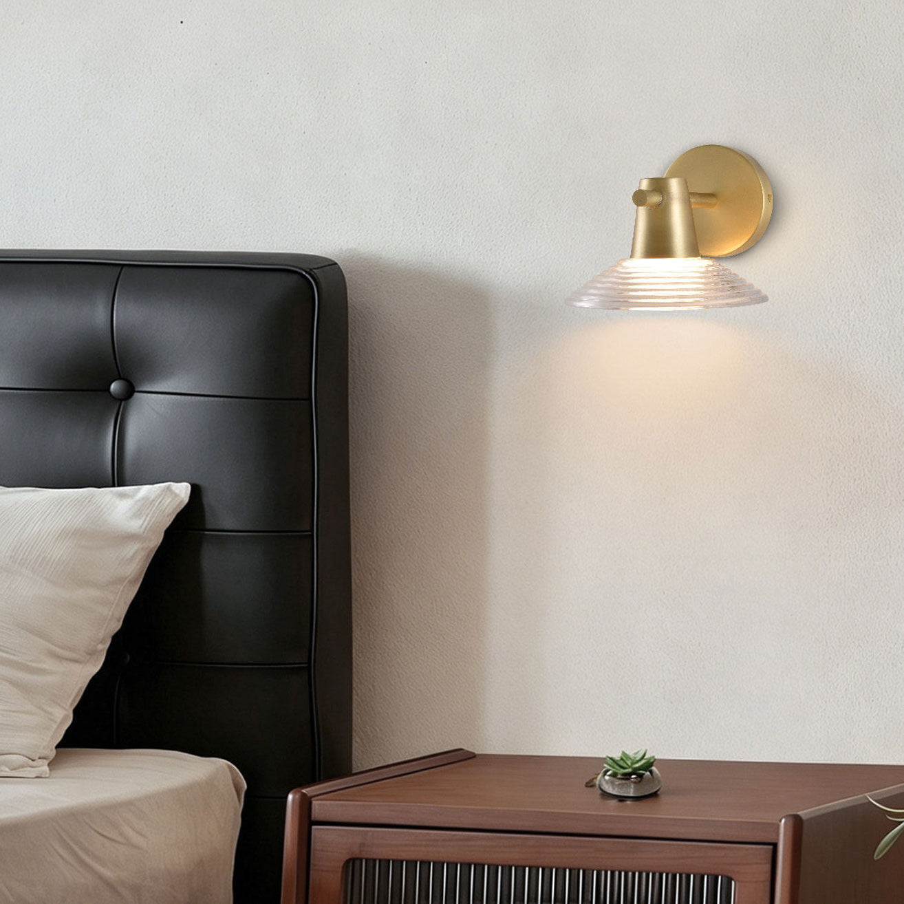 Ribbed Clear-Glass Wall Sconce — Brass