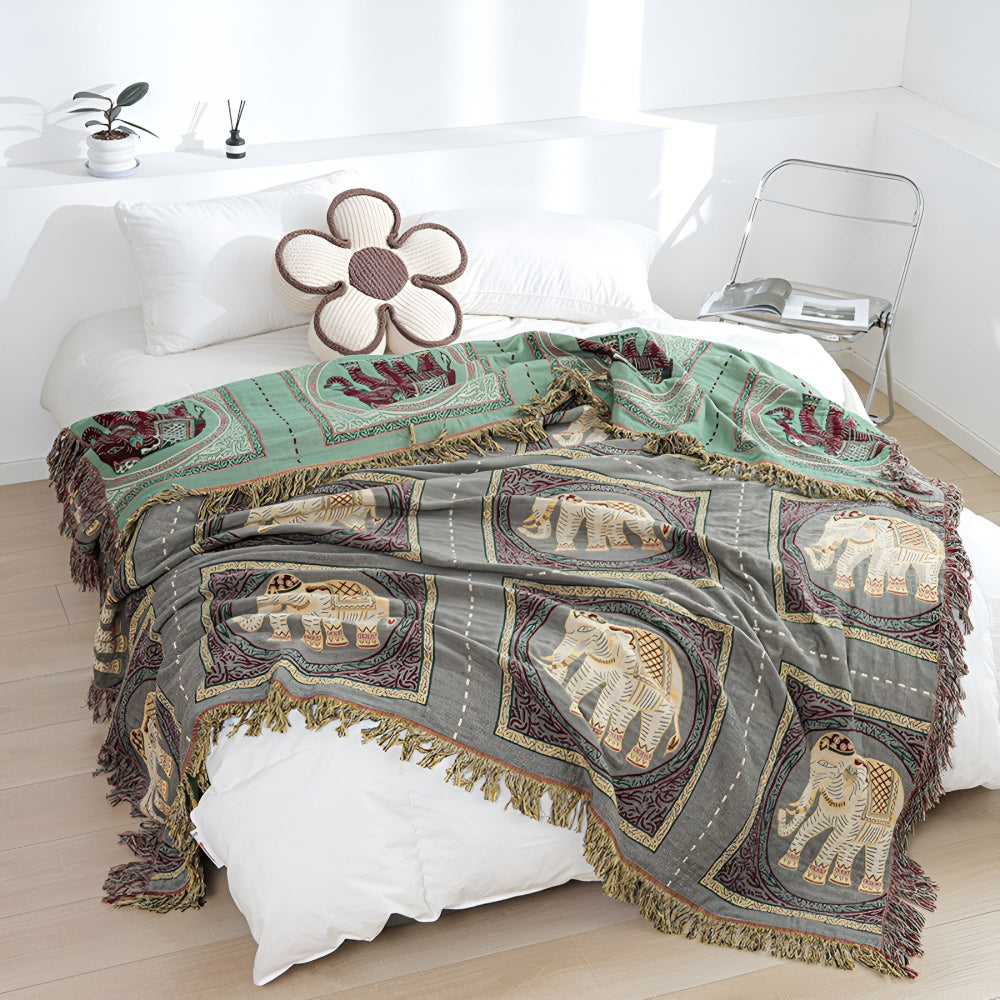 ElephantHouse: Summer Cotton Blanket with Boho Design, Elephant Motif & Decorative Tassels – for Sofa & Bedroom