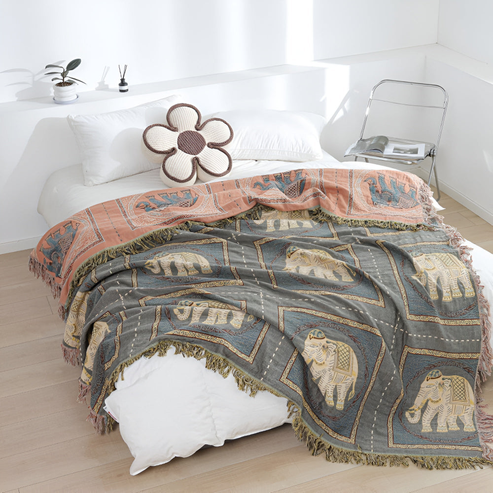 ElephantHouse: Summer Cotton Blanket with Boho Design, Elephant Motif & Decorative Tassels – for Sofa & Bedroom