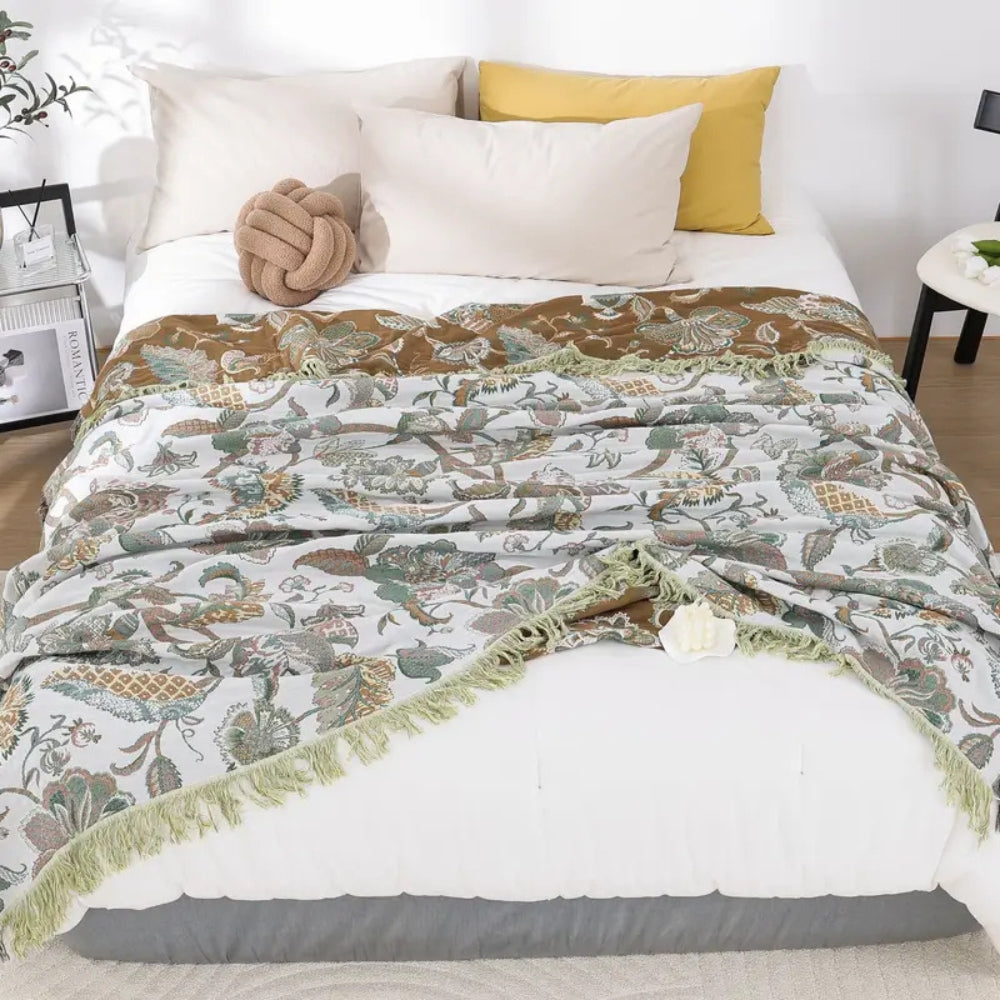 EleganceThread: Cotton Blankets with Floral Jacquard Structure & Decorative Tassel Design – for Sofa & Bed