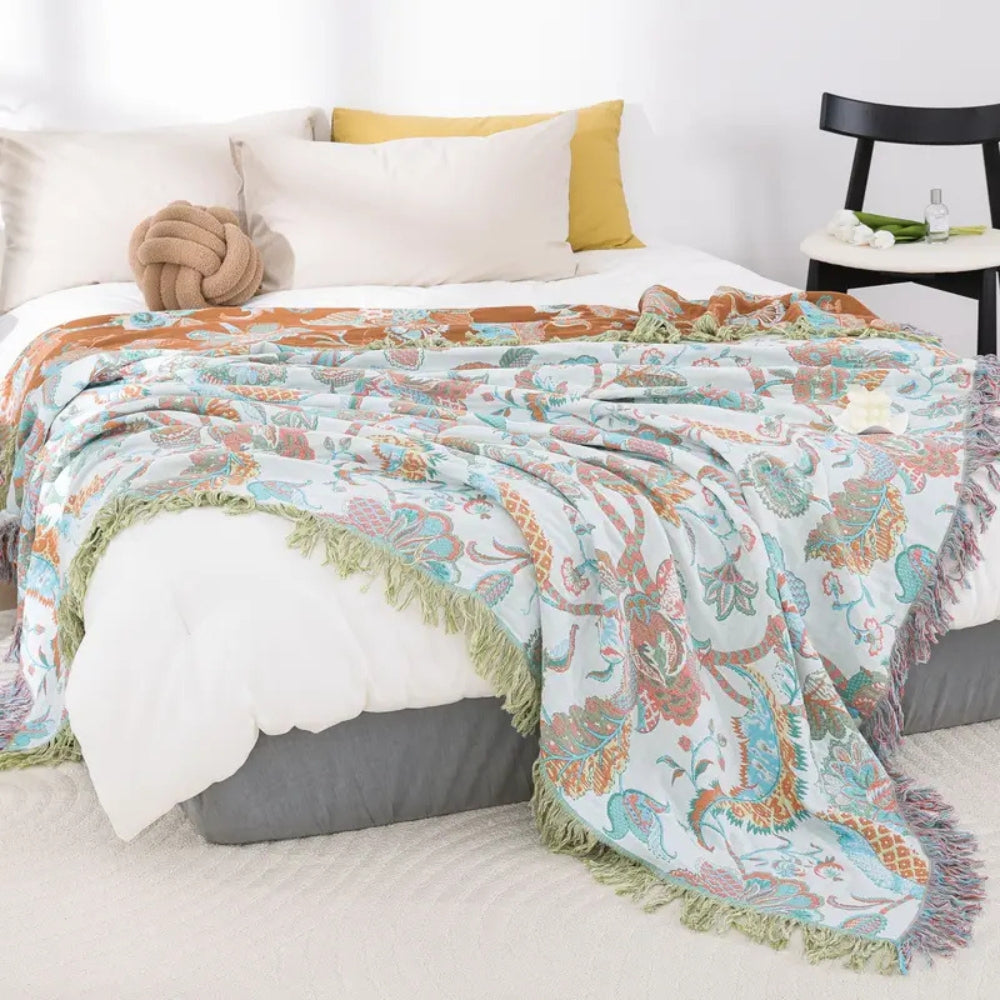 EleganceThread: Cotton Blankets with Floral Jacquard Structure & Decorative Tassel Design – for Sofa & Bed