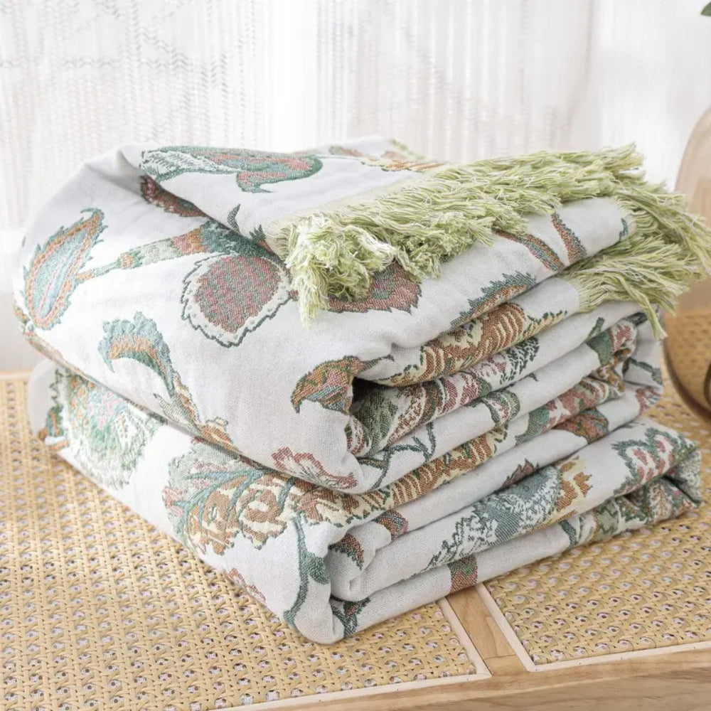 EleganceThread: Cotton Blankets with Floral Jacquard Structure & Decorative Tassel Design – for Sofa & Bed