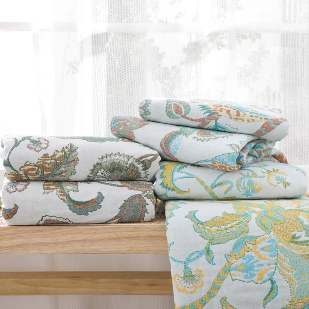 EleganceThread: Cotton Blankets with Floral Jacquard Structure & Decorative Tassel Design – for Sofa & Bed