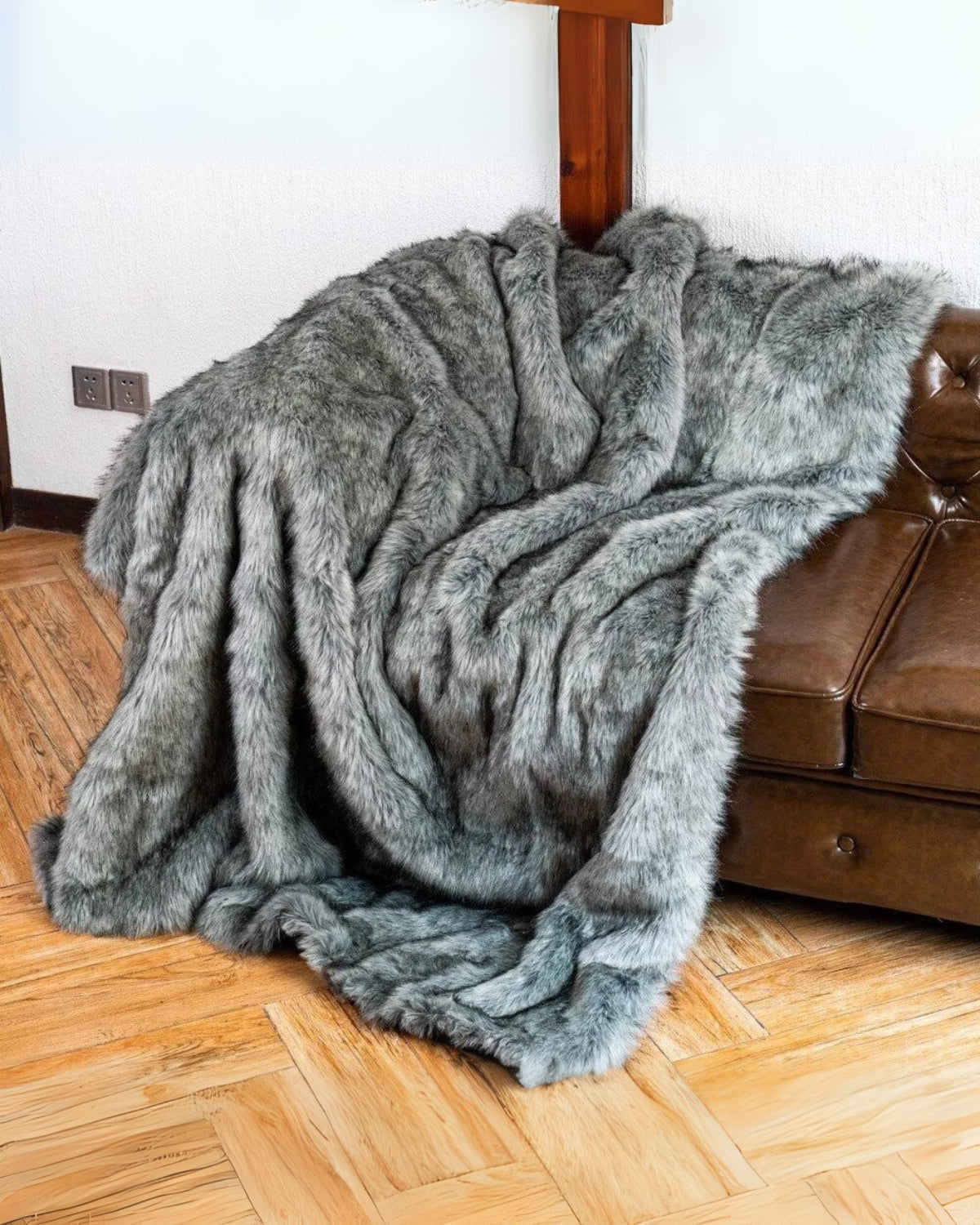 ÉliséFlaire: Plush Faux Fur Blanket with Extra Soft Surface & Warm Comfort – for Sofa & Bedroom