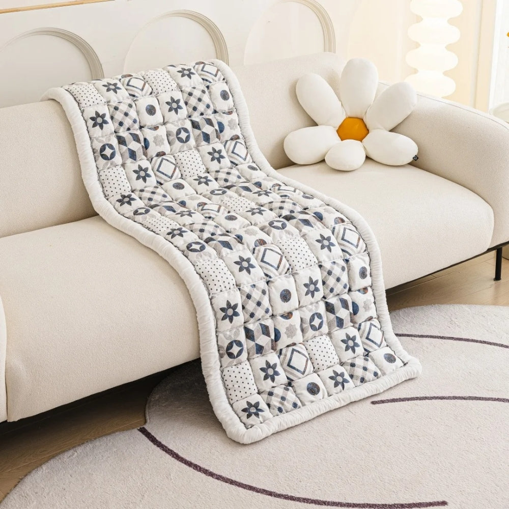 ColorOasis: Sofa Cover in Boho Style with Extra Thick Quilted Pattern & Easy-Care Protection – for Couch & Lounge