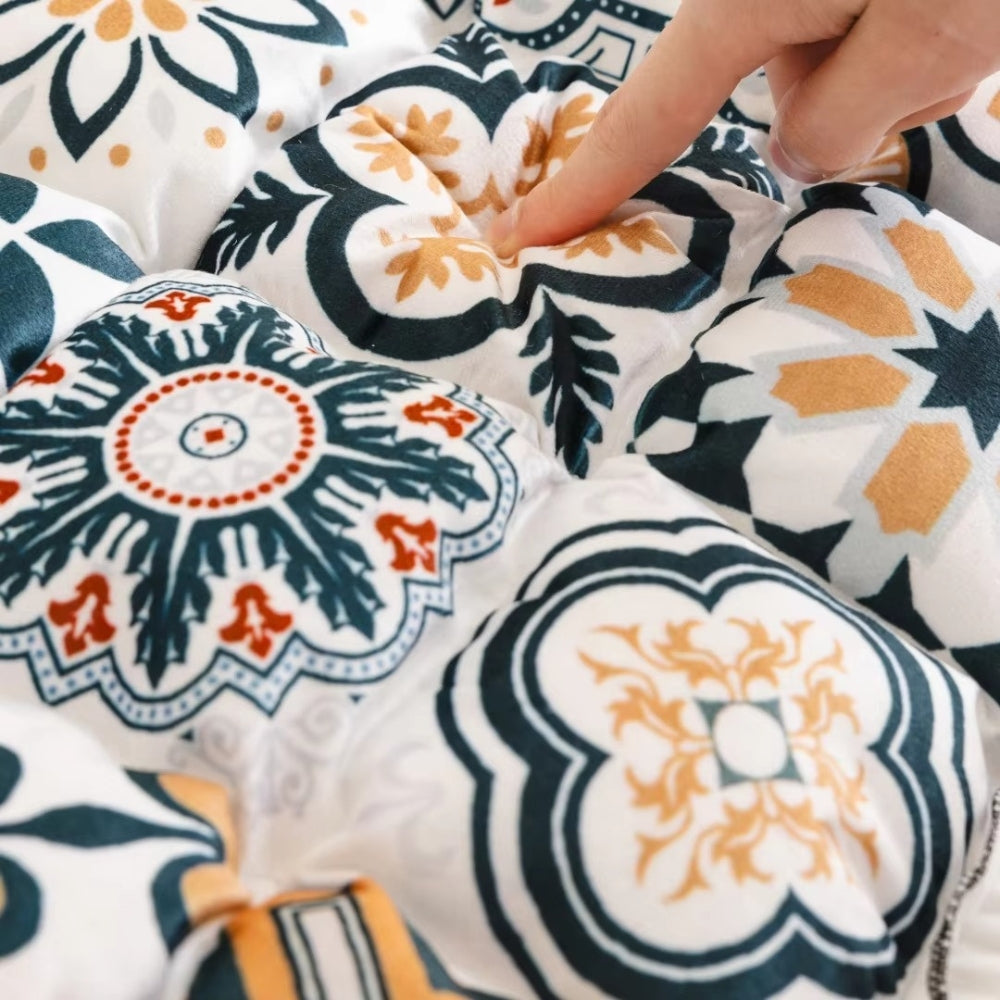 ColorOasis: Sofa Cover in Boho Style with Extra Thick Quilted Pattern & Easy-Care Protection – for Couch & Lounge