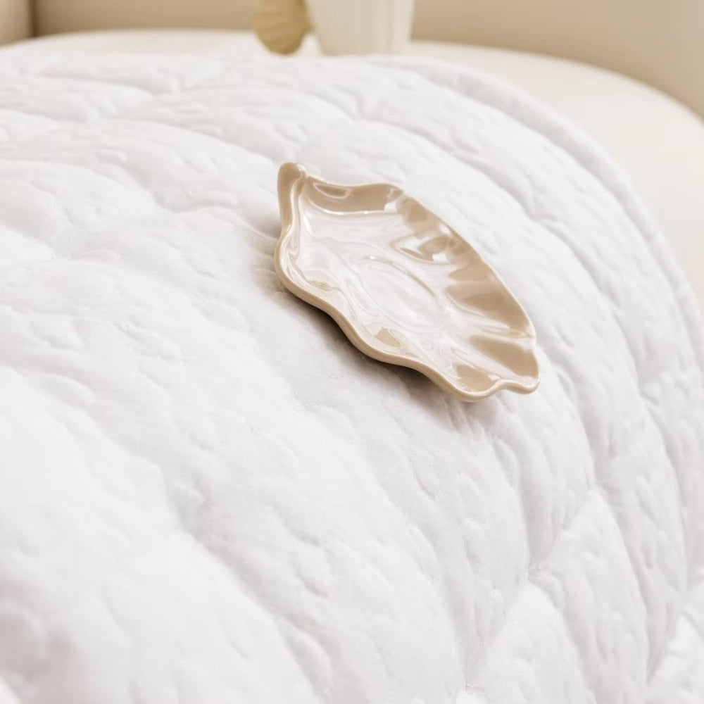 ColorOasis: Sofa Cover in Boho Style with Extra Thick Quilted Pattern & Easy-Care Protection – for Couch & Lounge