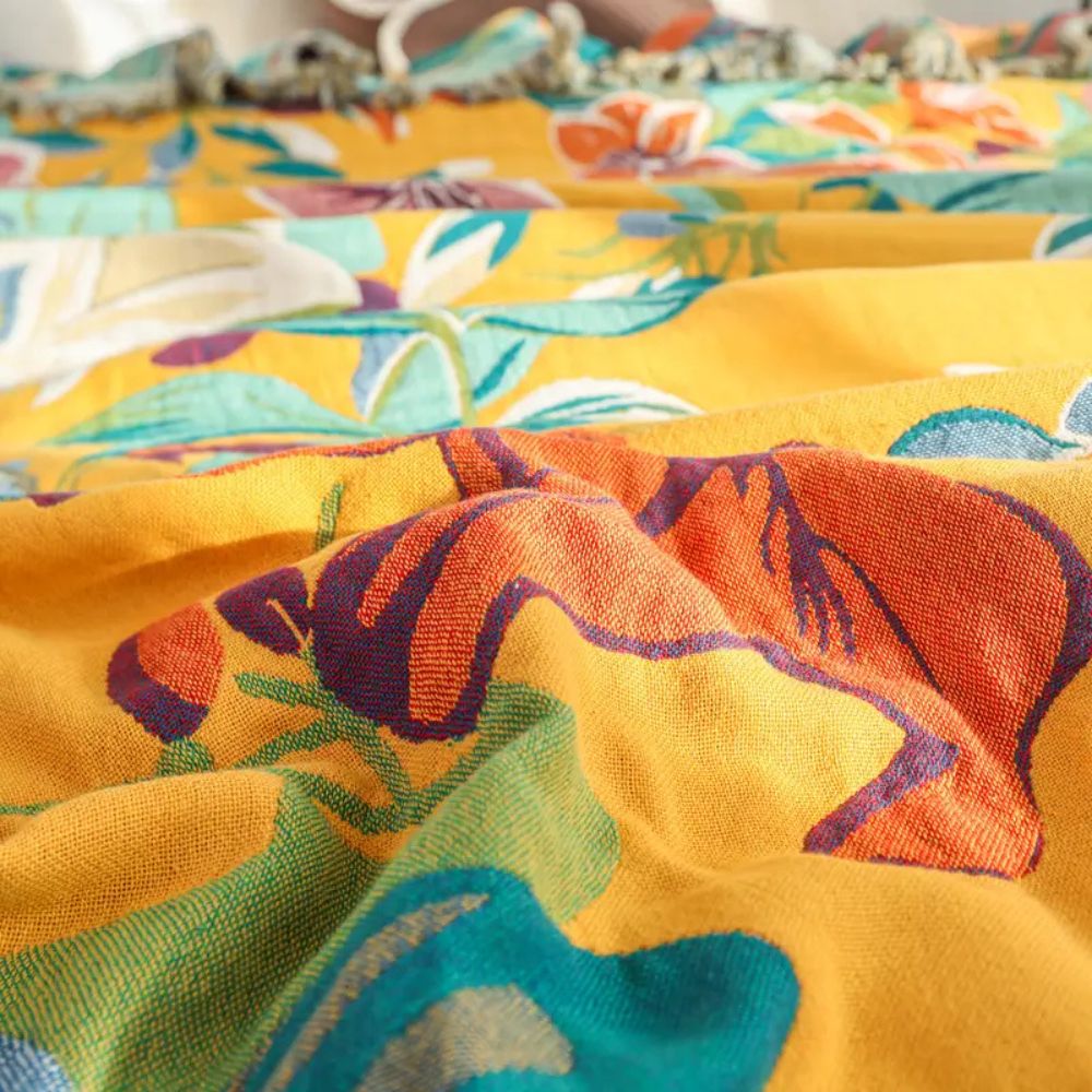 Festival Tropics: Breathable Cotton Blanket with Colorful Tropical Design & Decorative Weaving – for Living & Sleeping Areas