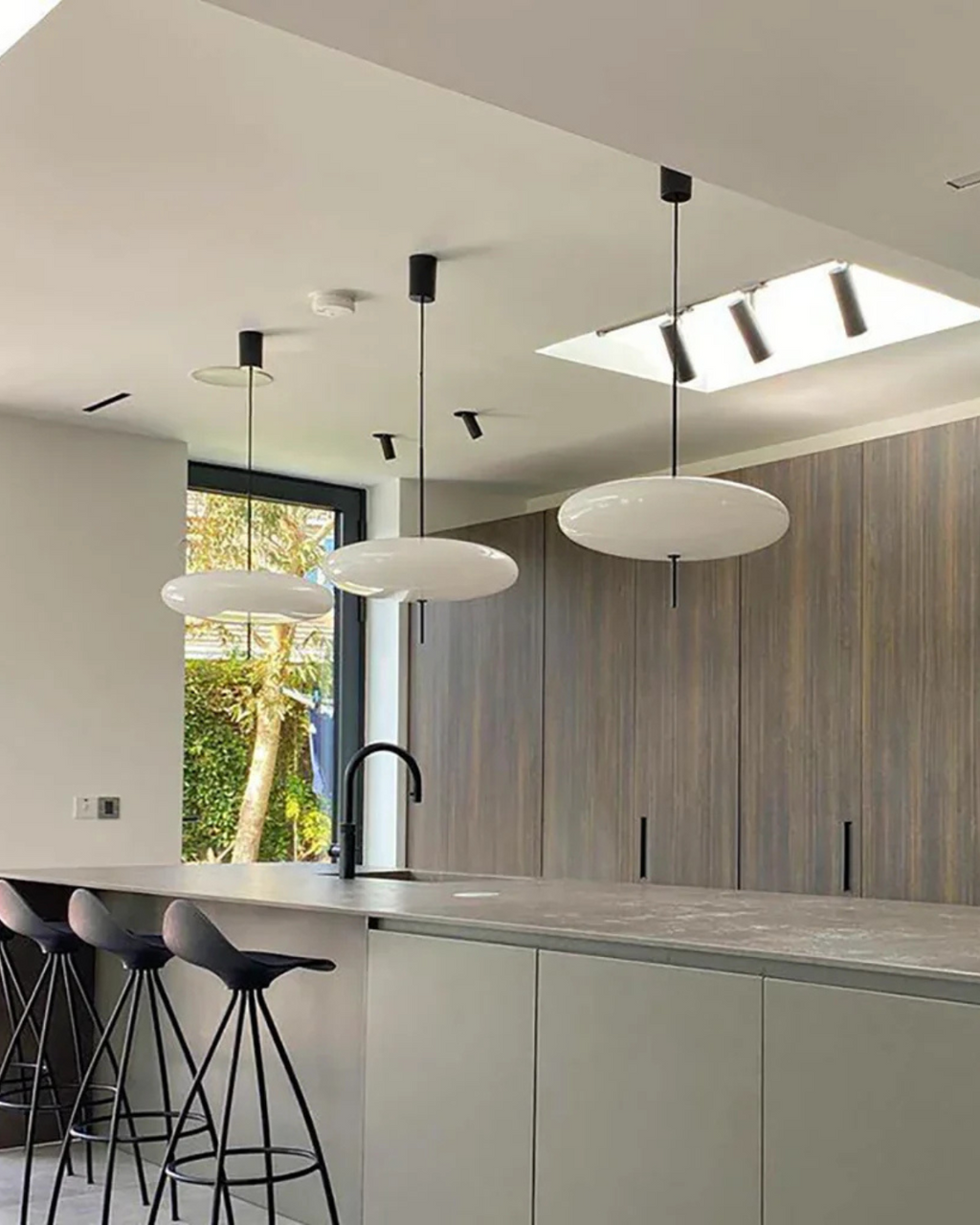 FinsternisLicht: Pendant Light Glass – Elegant Light with Floating Silhouette, Luxurious for Bedroom & Office