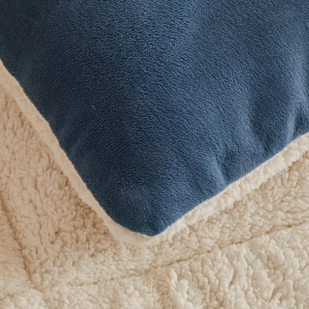 FuzzyDream: Cozy Sherpa Blanket with 3D Design & Durable Quality – for Bed & Living Room